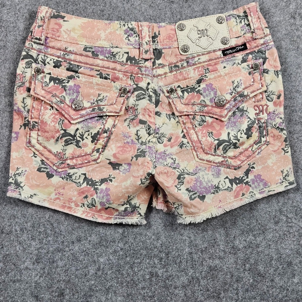 Miss Me Rose Print Floral Cargo Shorts Size 27 Pink Purple CP4021H1 Frayed Hem - Picture 2 of 7
